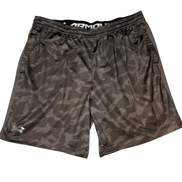 Under Armour Woven Camo Print Training Mens Active Shorts - Picture 2 of 8